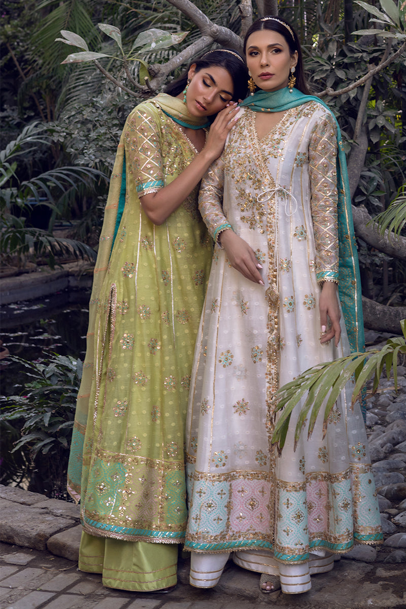 Kanwal Angharkha and Dupatta