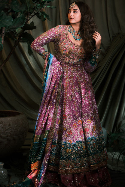 Sonakshi Sinha in Saman