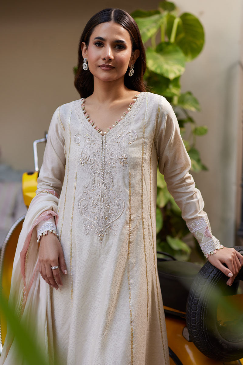 Alessia Kalidaar and Dupatta