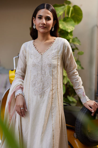 Alessia Kalidaar and Dupatta
