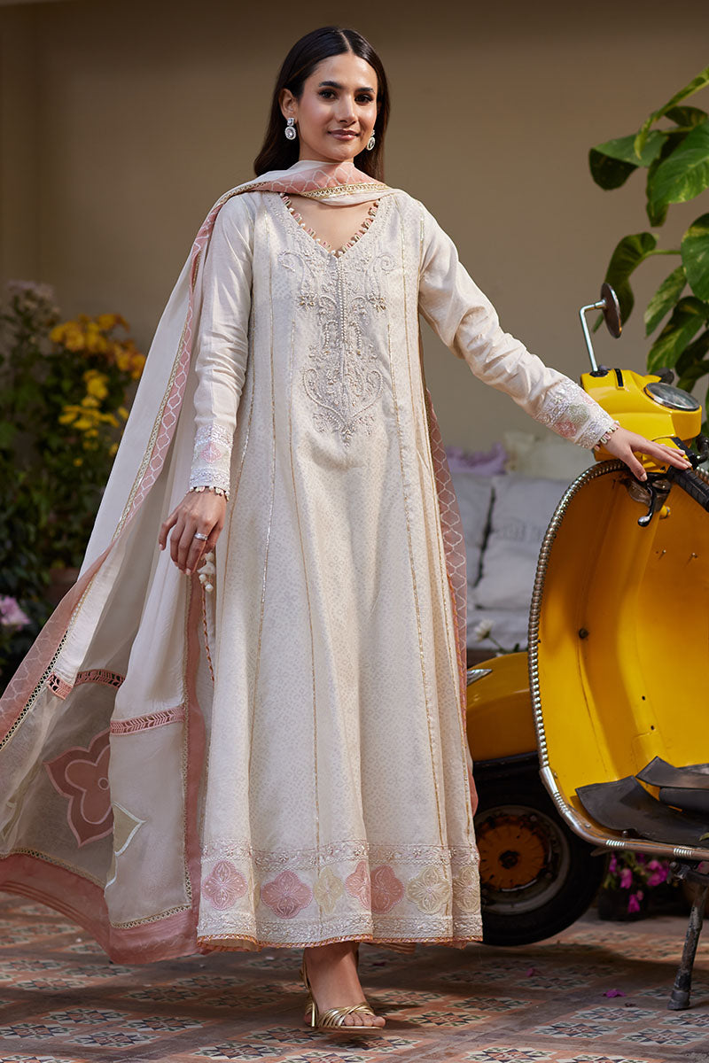 Alessia Kalidaar and Dupatta