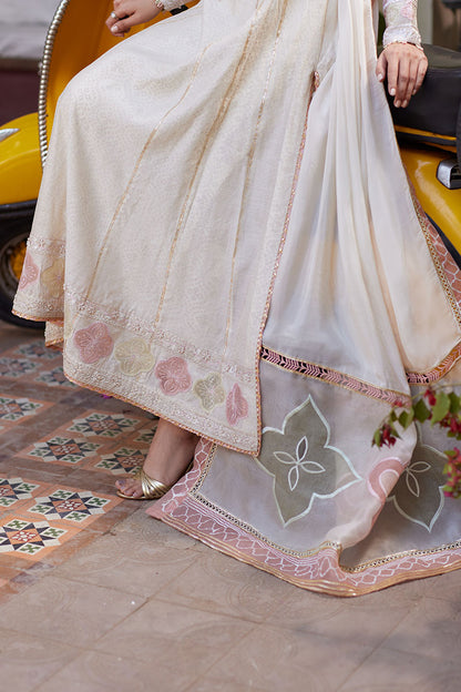 Alessia Kalidaar and Dupatta