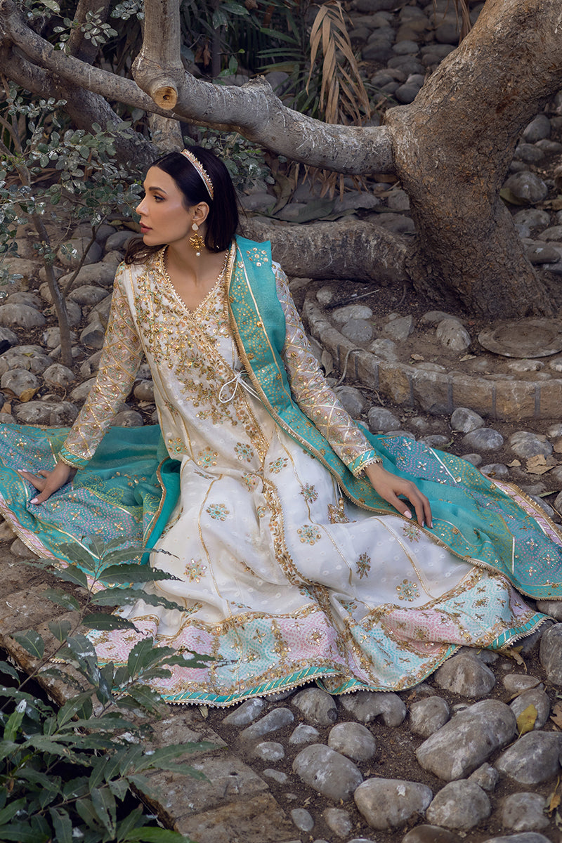 Kanwal Angharkha and Dupatta