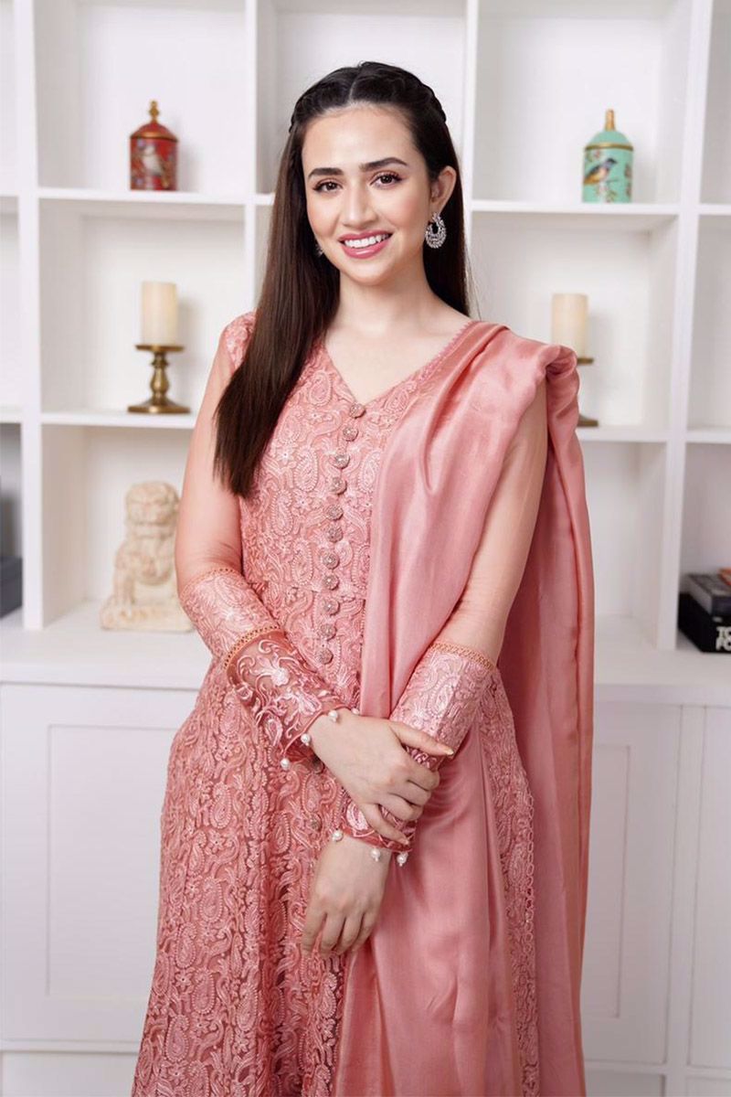 Vasl Kalidaar and Dupatta With Pants