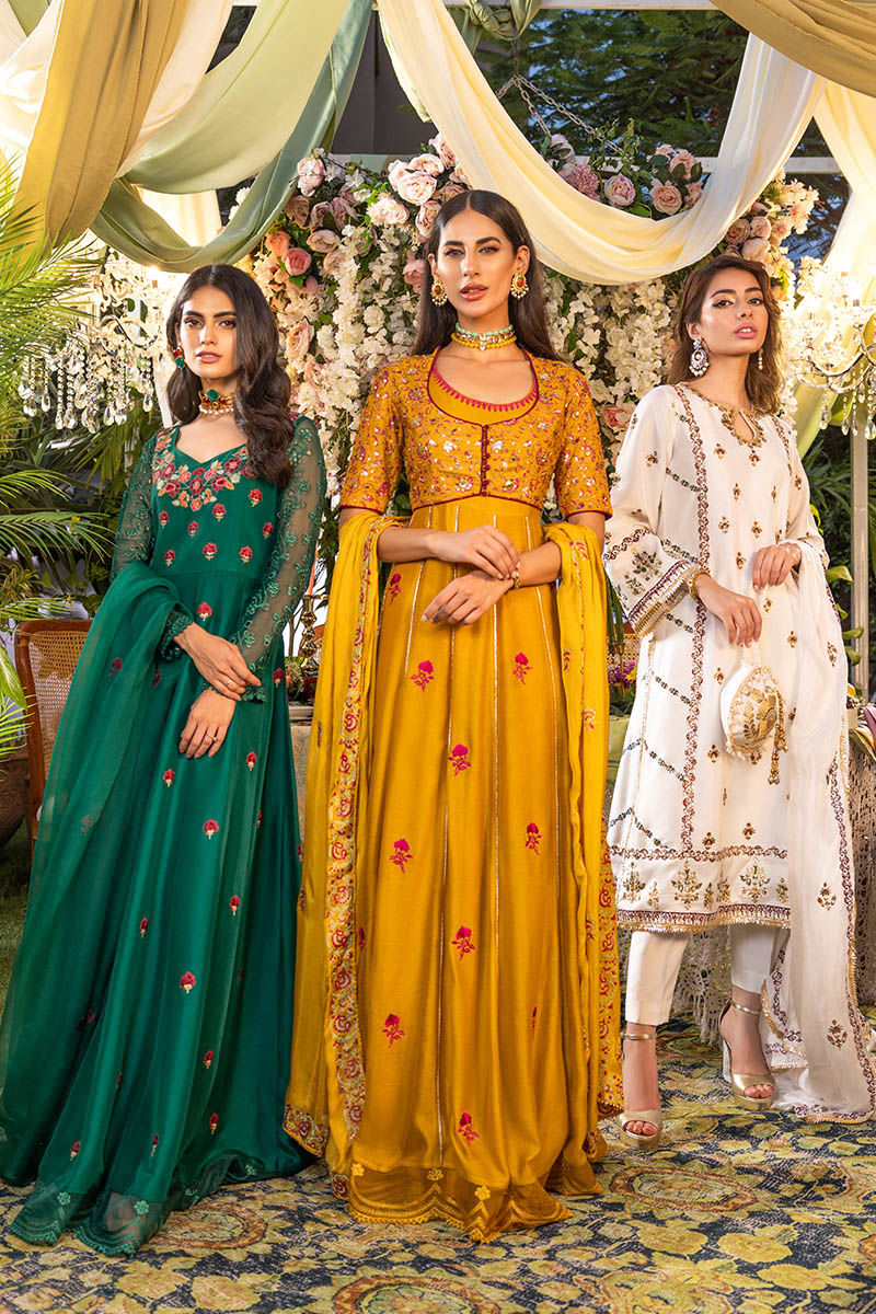 Apricot ladies clothes store