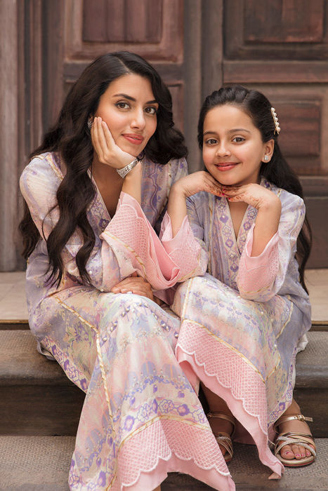 Dreamy Periwinkle - Girl