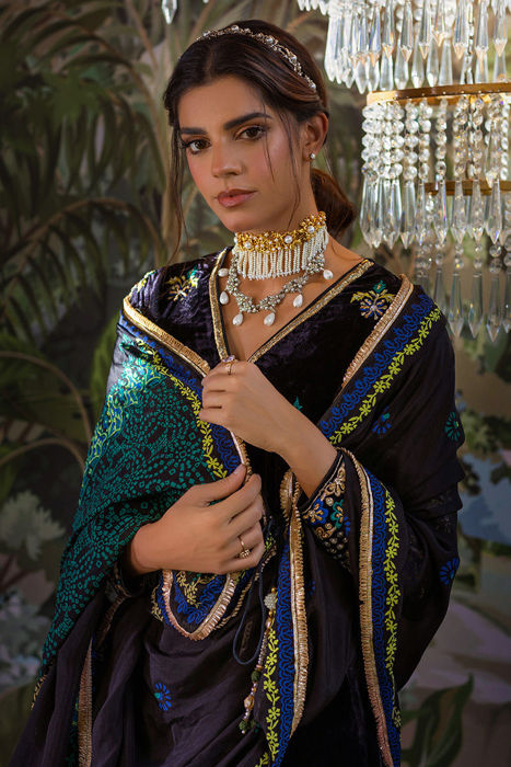Buy Light Gold Potli Bag In Velvet Adorned With Thread And Beads